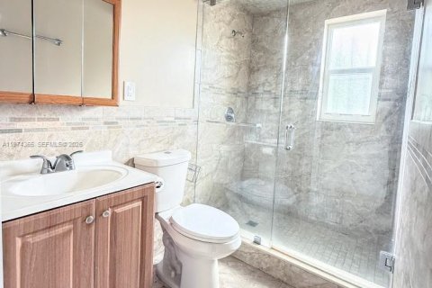 Casa en alquiler en Miami, Florida, 2 dormitorios, 169.73 m2 № 2038628 - foto 6