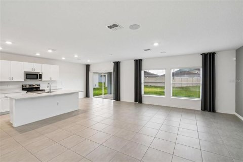 Villa ou maison à louer à Haines City, Floride: 3 chambres, 171.87 m2 № 2416738 - photo 3