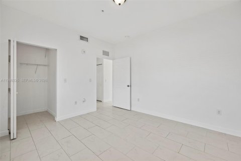 Apartamento en alquiler en Hialeah, Florida, 1 dormitorio, 74.32 m2 № 2055421 - foto 9