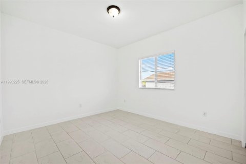 Apartamento en alquiler en Hialeah, Florida, 1 dormitorio, 74.32 m2 № 2055421 - foto 12