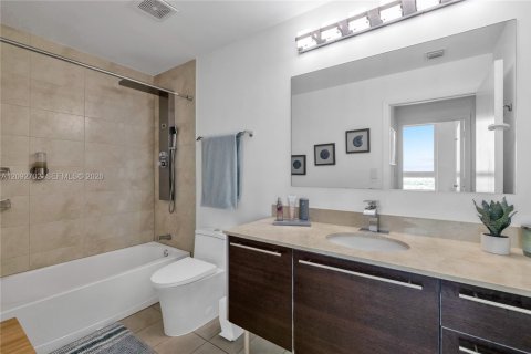 Copropriété à louer à Miami, Floride: 2 chambres, 109.62 m2 № 2385146 - photo 13