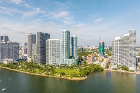 Copropriété à louer à Miami, Floride: 2 chambres, 109.62 m2 № 2385146 - photo 2
