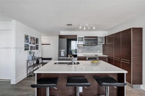 Copropriété à louer à Miami, Floride: 2 chambres, 109.62 m2 № 2385146 - photo 8