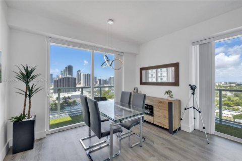 Condo à Miami, Floride, 2 chambres  № 2385146