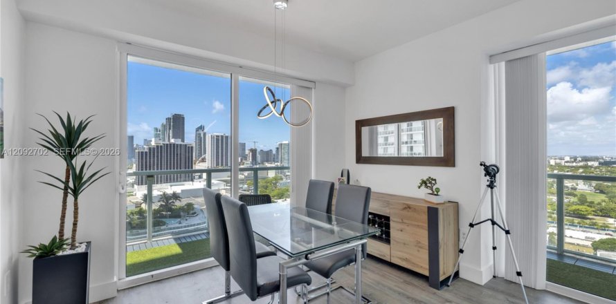 Condo à Miami, Floride, 2 chambres  № 2385146