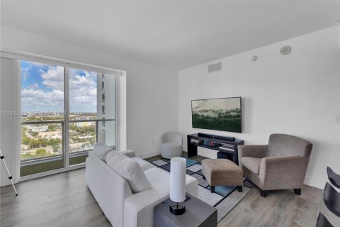 Copropriété à louer à Miami, Floride: 2 chambres, 109.62 m2 № 2385146 - photo 11