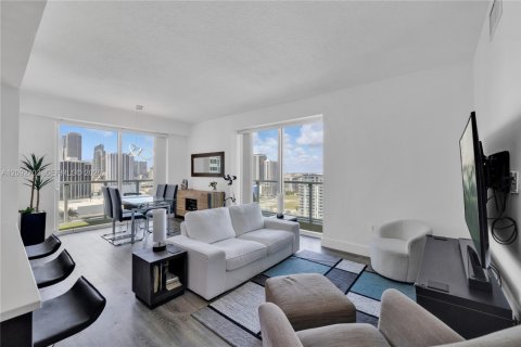 Copropriété à louer à Miami, Floride: 2 chambres, 109.62 m2 № 2385146 - photo 7