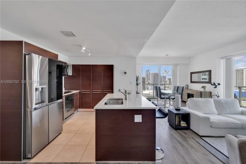 Copropriété à louer à Miami, Floride: 2 chambres, 109.62 m2 № 2385146 - photo 6
