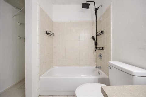 Copropriété à vendre à Gainesville, Floride: 2 chambres, 87.14 m2 № 1907346 - photo 8