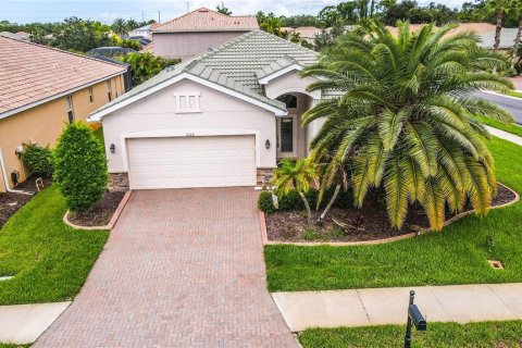 House in Venice, Florida 3 bedrooms, 155.8 sq.m. № 2361532