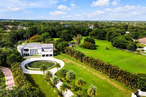 Casa en venta en Southwest Ranches, Florida, 6 dormitorios, 751.39 m2 № 2056343 - foto 3