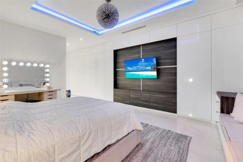 Casa en venta en Southwest Ranches, Florida, 6 dormitorios, 751.39 m2 № 2056343 - foto 29