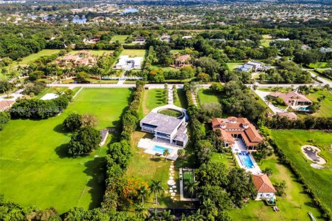 Casa en venta en Southwest Ranches, Florida, 6 dormitorios, 751.39 m2 № 2056343 - foto 9