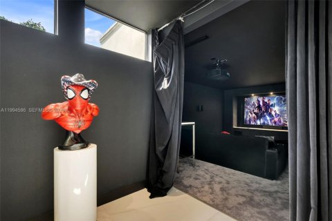 Casa en venta en Southwest Ranches, Florida, 6 dormitorios, 751.39 m2 № 2056343 - foto 26