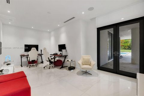 Casa en venta en Southwest Ranches, Florida, 6 dormitorios, 751.39 m2 № 2056343 - foto 23