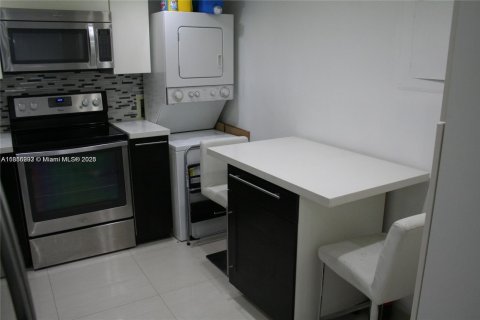 Condominio en venta en Sunny Isles Beach, Florida, 2 dormitorios, 114.46 m2 № 1881549 - foto 10
