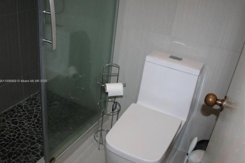 Condominio en venta en Sunny Isles Beach, Florida, 2 dormitorios, 114.46 m2 № 1881549 - foto 18