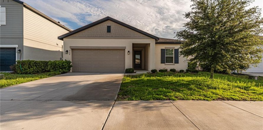 Casa en Davenport, Florida 4 dormitorios, 175.59 m2 № 2215526