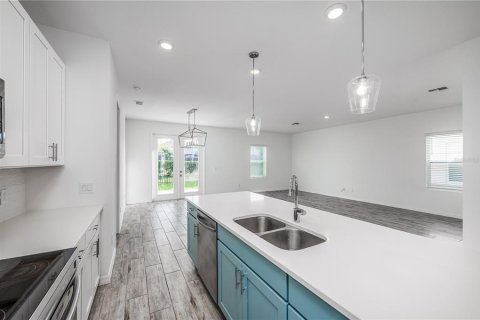 Casa en venta en Davenport, Florida, 4 dormitorios, 175.59 m2 № 2215526 - foto 19
