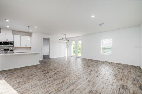 Casa en venta en Davenport, Florida, 4 dormitorios, 175.59 m2 № 2215526 - foto 24