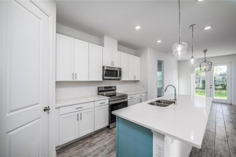 Casa en venta en Davenport, Florida, 4 dormitorios, 175.59 m2 № 2215526 - foto 17