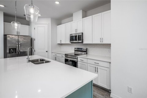 Casa en venta en Davenport, Florida, 4 dormitorios, 175.59 m2 № 2215526 - foto 18