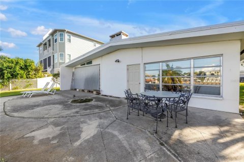 House in Treasure Island, Florida 2 bedrooms, 175.77 sq.m. № 1805332 - photo 11