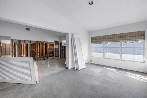 House in Treasure Island, Florida 2 bedrooms, 175.77 sq.m. № 1805332 - photo 24