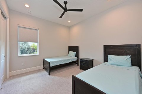 House in Lakewood Ranch, Florida 5 bedrooms, 349.96 sq.m. № 1791816 - photo 15