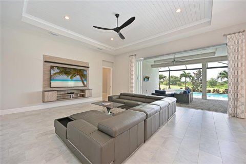 House in Lakewood Ranch, Florida 5 bedrooms, 349.96 sq.m. № 1791816 - photo 5