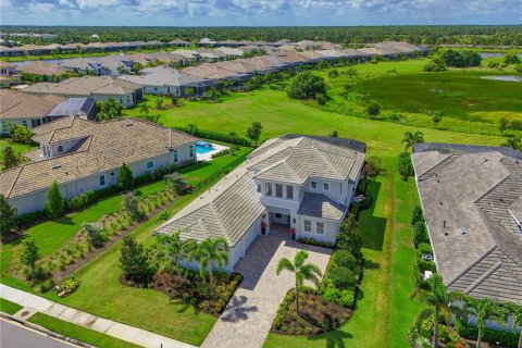 House in Lakewood Ranch, Florida 5 bedrooms, 349.96 sq.m. № 1791816 - photo 3