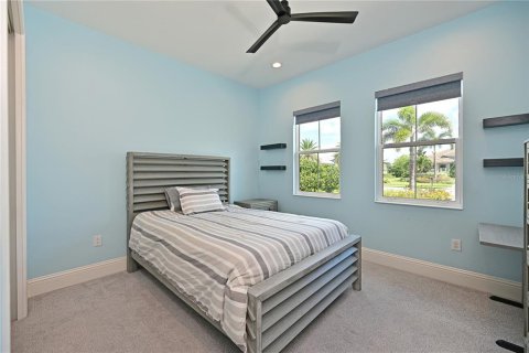 House in Lakewood Ranch, Florida 5 bedrooms, 349.96 sq.m. № 1791816 - photo 21