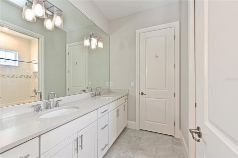 House in Lakewood Ranch, Florida 5 bedrooms, 349.96 sq.m. № 1791816 - photo 16