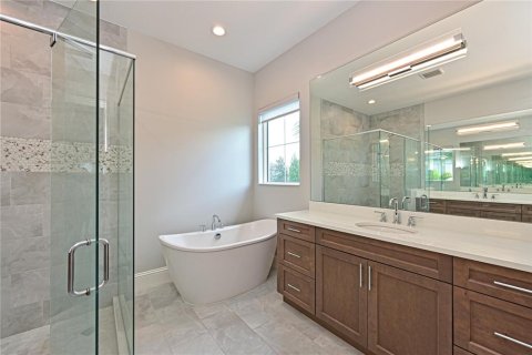 House in Lakewood Ranch, Florida 5 bedrooms, 349.96 sq.m. № 1791816 - photo 14