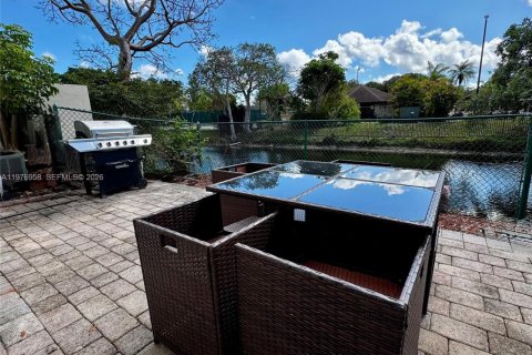 Condo in Miami, Florida, 2 bedrooms  № 2041012