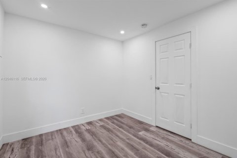 Appartement à louer à Miami, Floride: 3 chambres, 60.39 m2 № 2172967 - photo 12