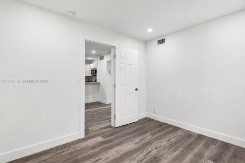 Appartement à louer à Miami, Floride: 3 chambres, 60.39 m2 № 2172967 - photo 15