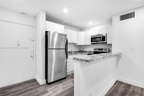 Appartement à louer à Miami, Floride: 3 chambres, 60.39 m2 № 2172967 - photo 11