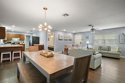 House in Ocala, Florida 3 bedrooms, 137.03 sq.m. № 1877451 - photo 6