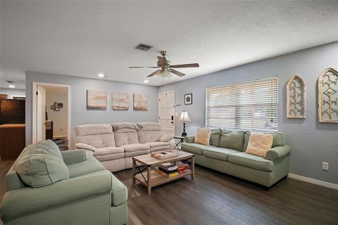 House in Ocala, Florida 3 bedrooms, 137.03 sq.m. № 1877451 - photo 3