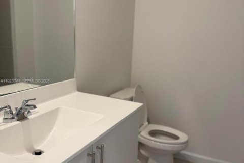 Снять в аренду виллу или дом в Пемброк-Пайнс, Флорида 3 спальни, 166.02м2, № 2035007 - фото 9