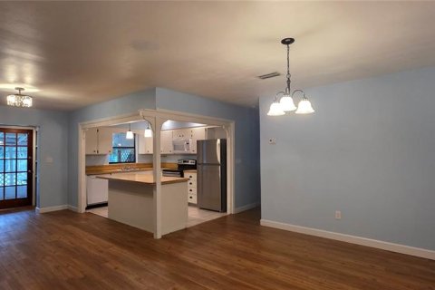 Villa ou maison à louer à High Springs, Floride: 2 chambres, 111.11 m2 № 2324320 - photo 2