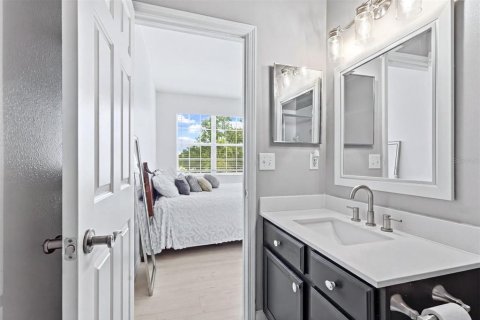 Condo in Sarasota, Florida, 2 bedrooms  № 2093187 - photo 26