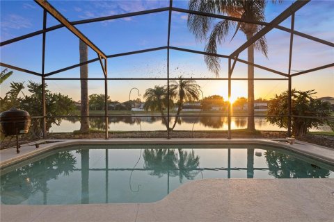 Casa en venta en Orlando, Florida, 6 dormitorios, 316.89 m2 № 1898916 - foto 24