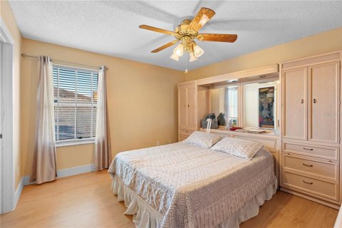 Casa en venta en Orlando, Florida, 6 dormitorios, 316.89 m2 № 1898916 - foto 13