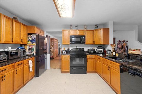 Casa en venta en Orlando, Florida, 6 dormitorios, 316.89 m2 № 1898916 - foto 7