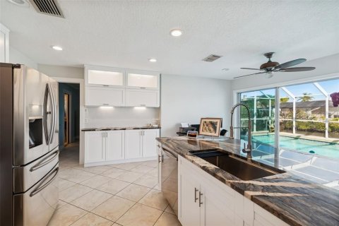 House in Port Richey, Florida 2 bedrooms, 163.69 sq.m. № 2120353 - photo 16