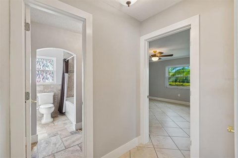 House in Port Richey, Florida 2 bedrooms, 163.69 sq.m. № 2120353 - photo 25