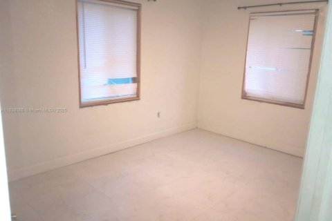 Casa en venta en Miami, Florida, 3 dormitorios, 109.25 m2 № 1830873 - foto 11