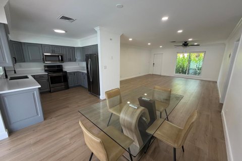 Appartement à louer à Boca Raton, Floride: 2 chambres, 139.35 m2 № 2285902 - photo 2
